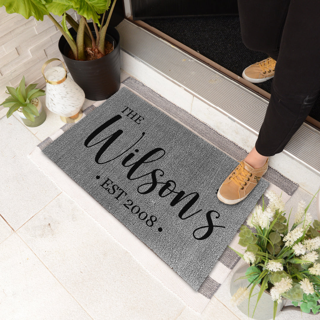 Decor Loop Family Name Border Personalized Doormats