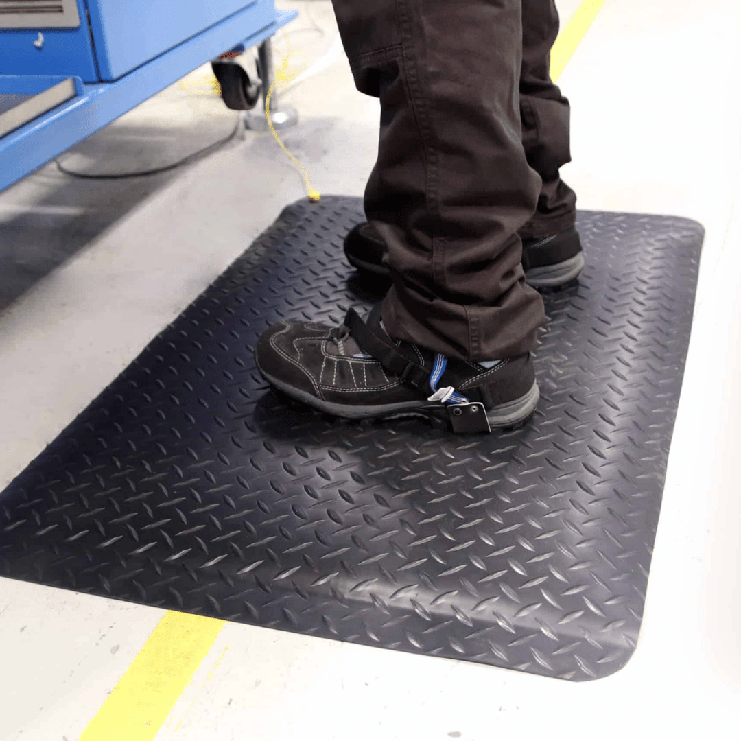 Diamond Plate Conductive Anti-Fatigue Mat with Ground Cord